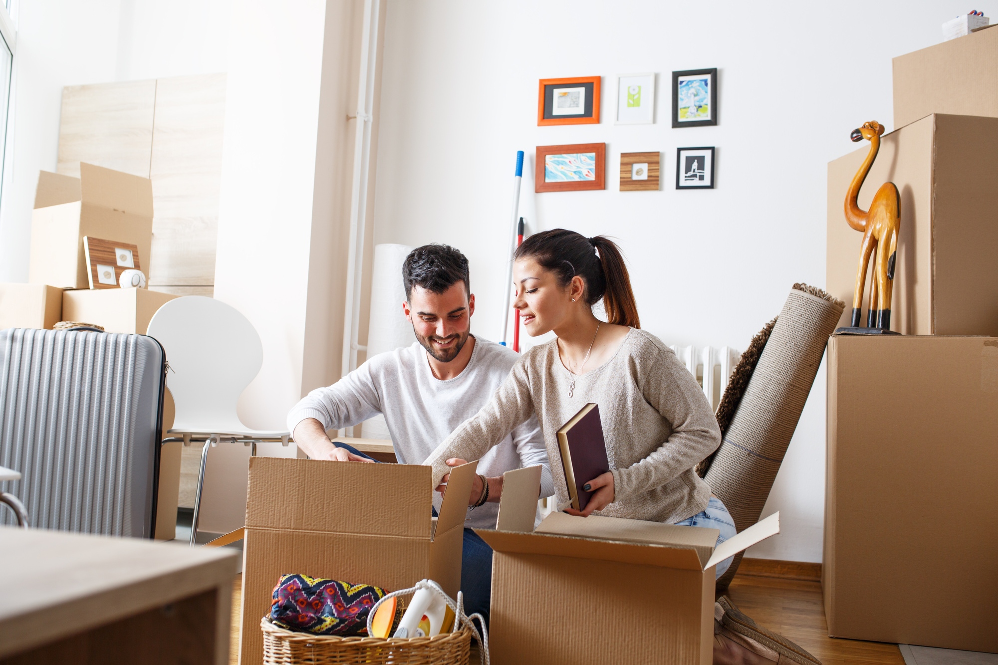 Ultimate Moving Supplies Checklist You Need Follow in 2024 image
